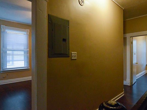 4th image of 534 S 30th St APT 2