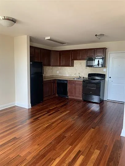3331 Tulip St — Photo 10