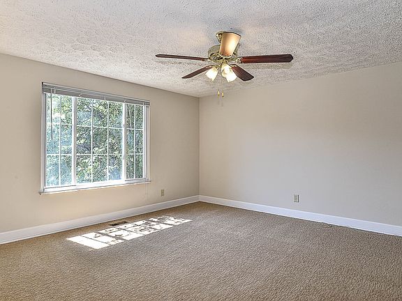 3rd image of 9424 Mirror Pond Dr