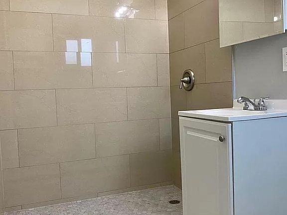 3rd image of 3531 Farquhar Ave #2