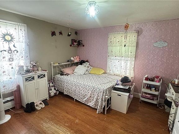 5th image of 101 Kimball St