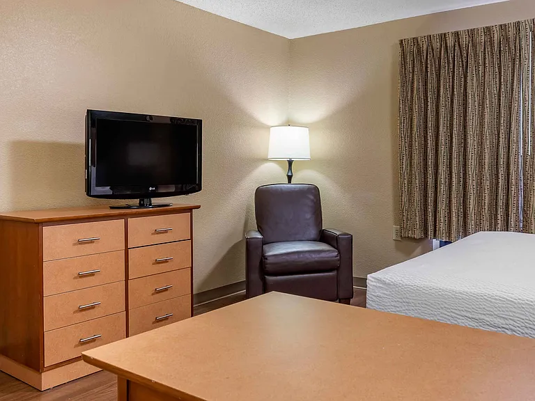 Studio Suite - 1 Queen Bed