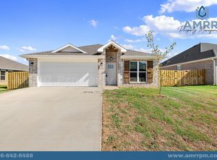 1806 Farmer St, Pea Ridge, AR 72751