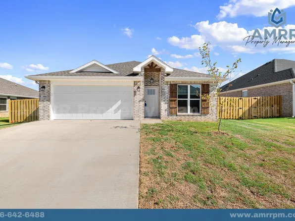 1806 Farmer St, Pea Ridge, AR 72751