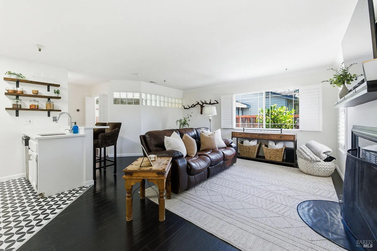 1 bed, 676 sqft, $3,200 — Photo 1