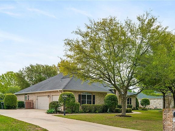 2nd image of 1337 Amistad Dr