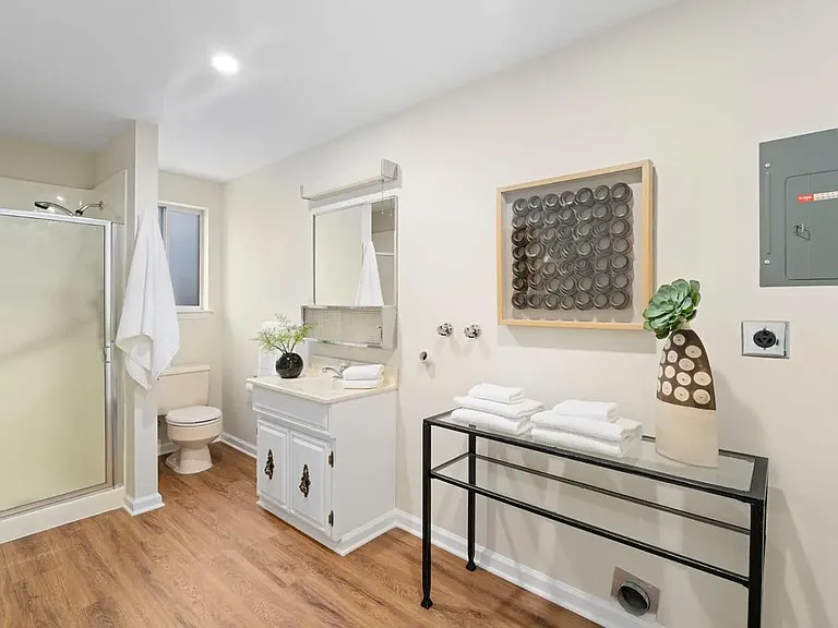 204 Jeter St — Photo 3