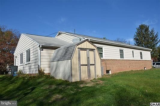 3rd image of 26 Greenbriar Ln