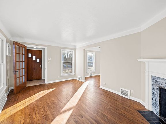 2nd image of 304 E 248th St