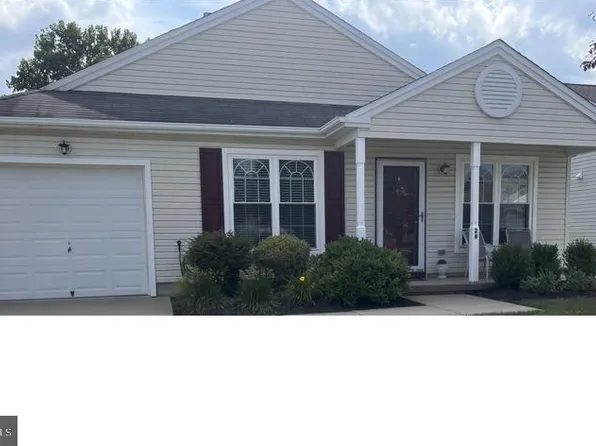 28 Mason Dr, Berlin, NJ 08009