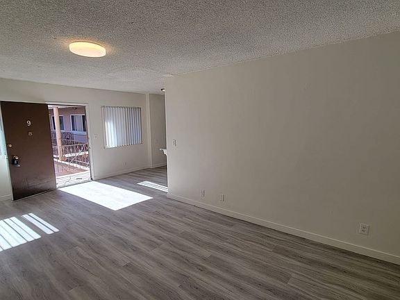 3rd image of 13115 Oxnard St #9