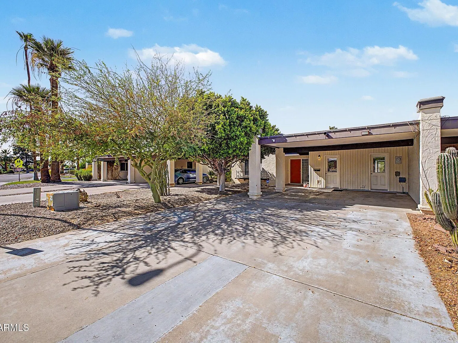 3 bed, 2.0 bath, 1539 sqft, $2,300 — Photo 3