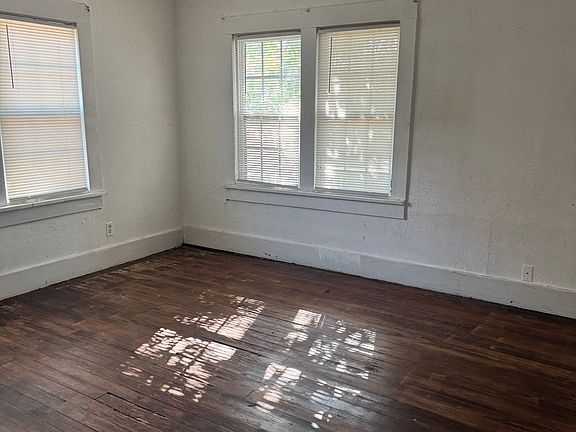 3rd image of 321 W 1st St