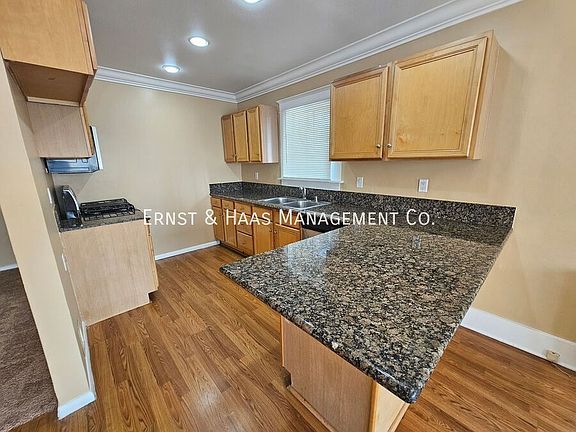 5th image of 4035 E Livingston Dr APT 4