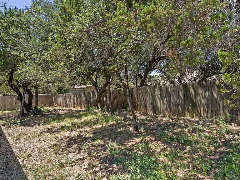 3906 Crockett Ave — Photo 35