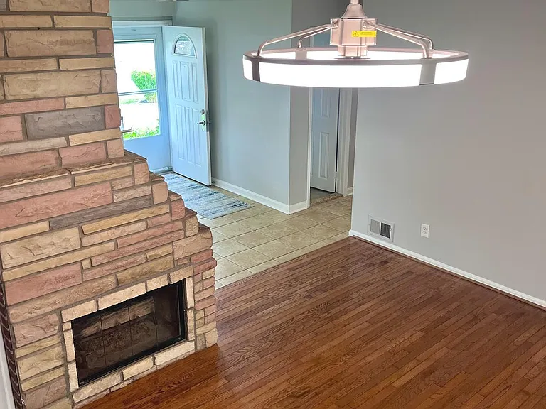 5350 Ravensworth Rd — Photo 5