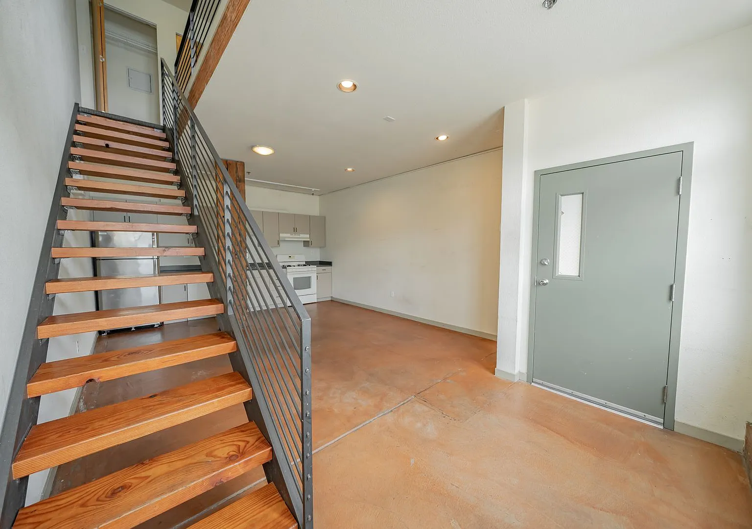 Boathouse Lofts — Photo 4