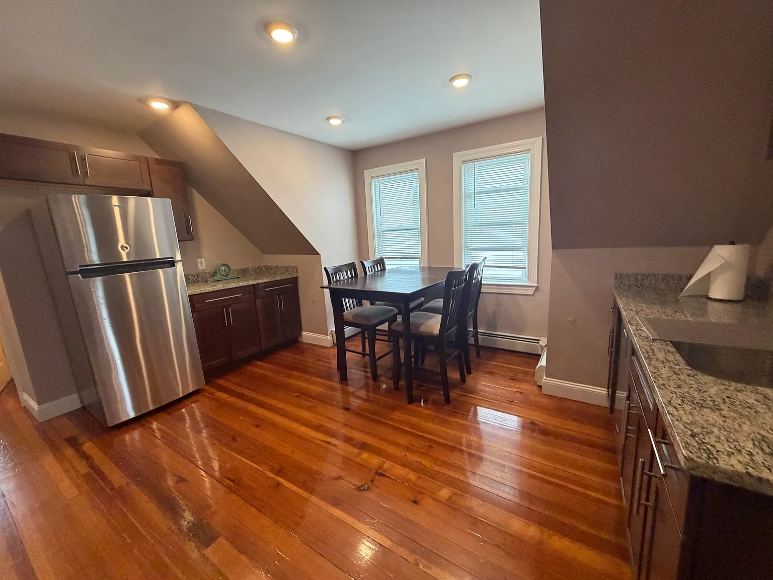 262 Shirley St — Photo 2