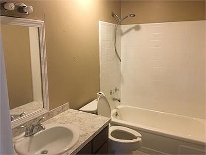 5th image of 4871 Campanella Dr N