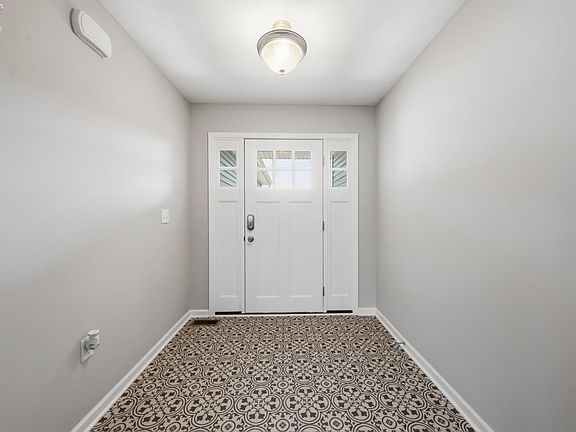 4th image of 2648 S Amherst