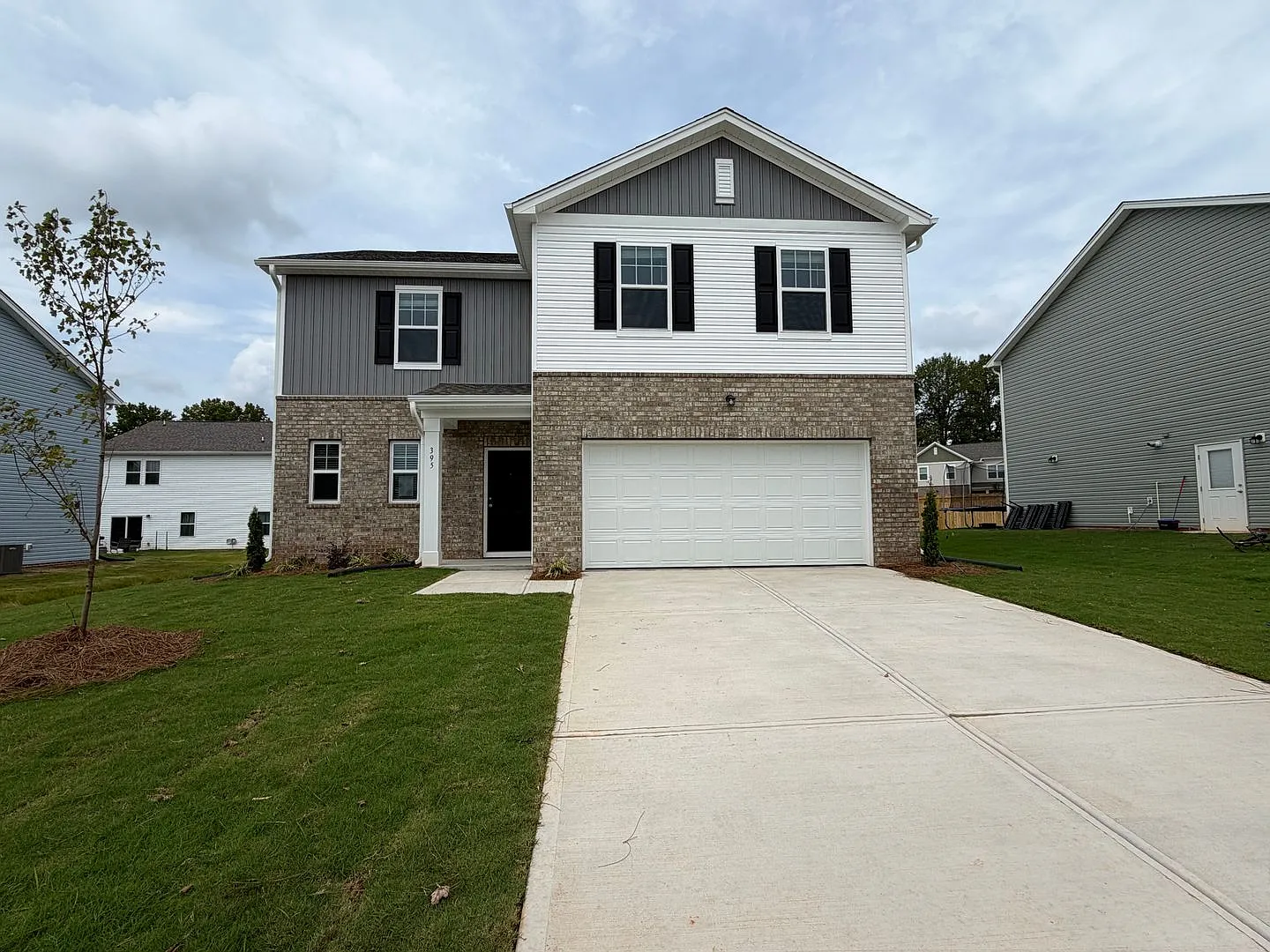 Mebane — Photo 1