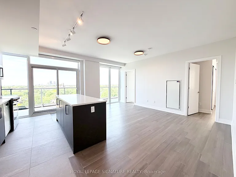 664 Spadina Ave #902 — Photo 1