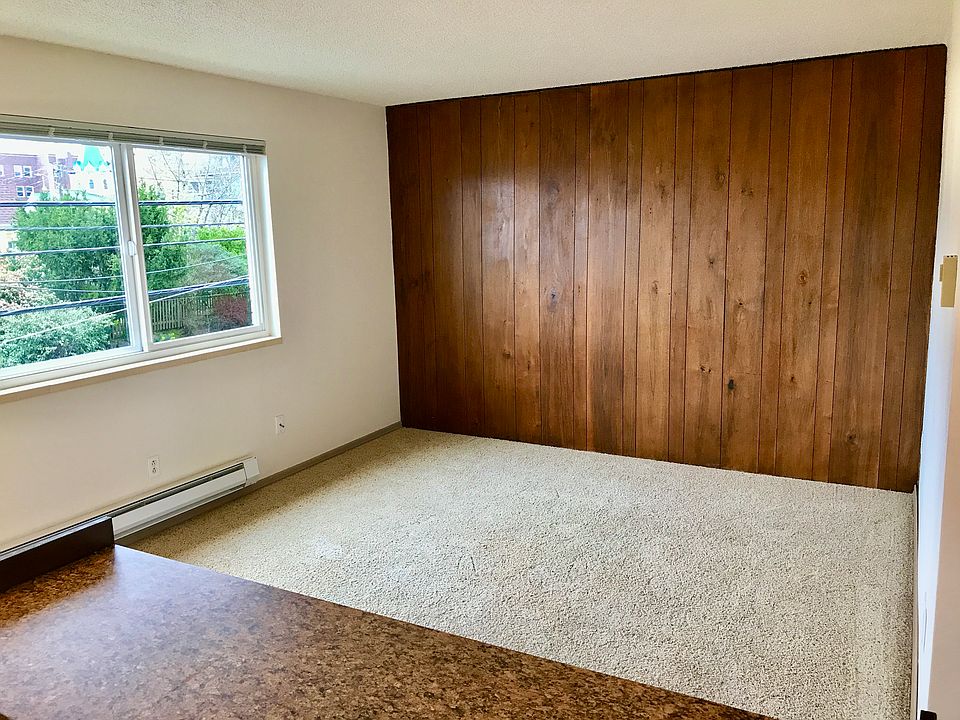 2nd image of 1221 E Olive St APT 303