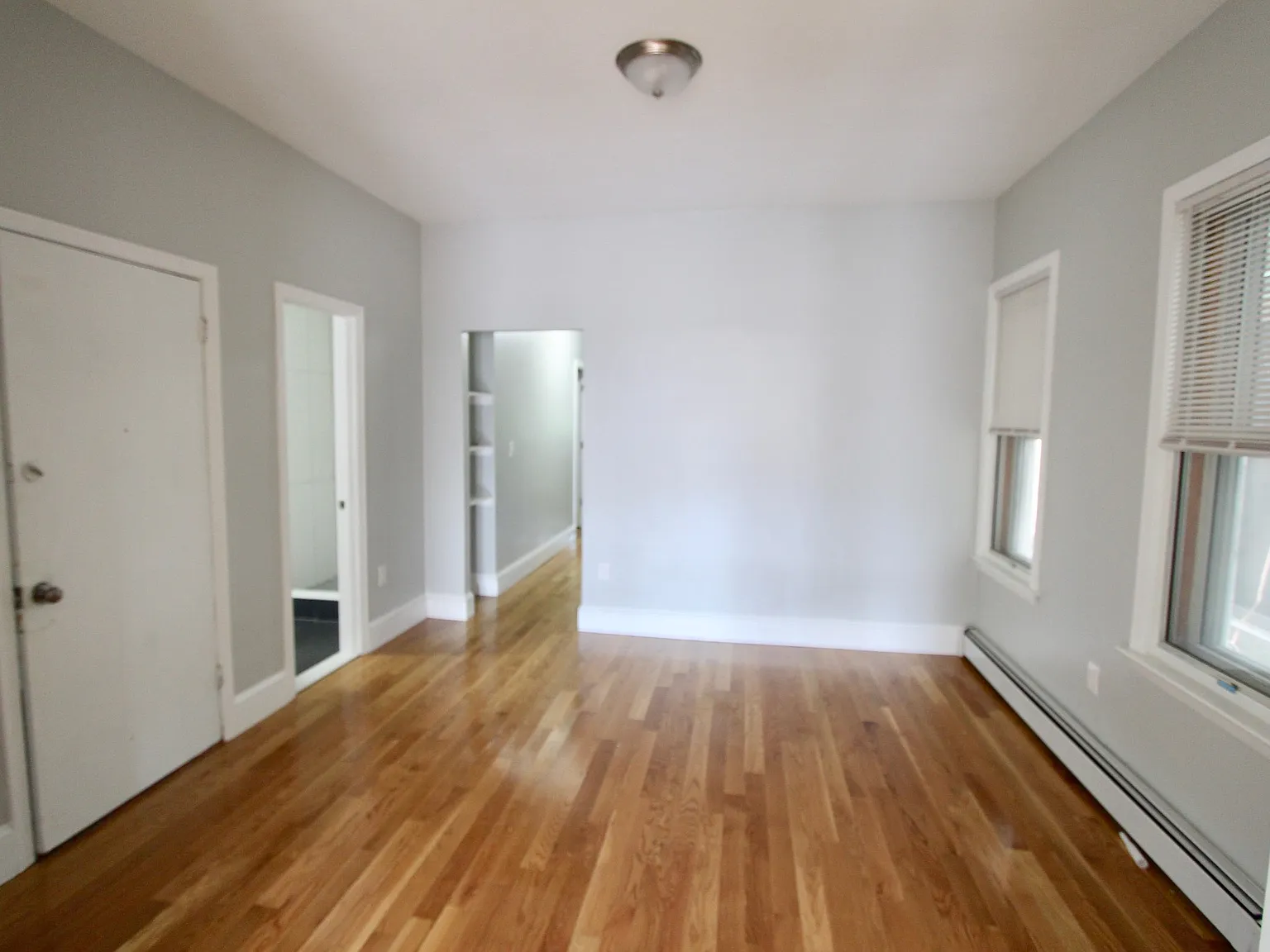 4 bed, 1300 sqft, $3,900 — Photo 2