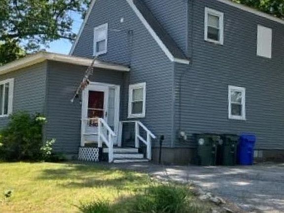 3rd image of 215 Boynton St