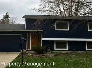 2313 Tamarack Dr, Champaign, IL