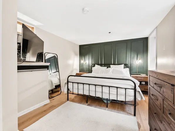 217 Bloomfield Street image 19 of 25