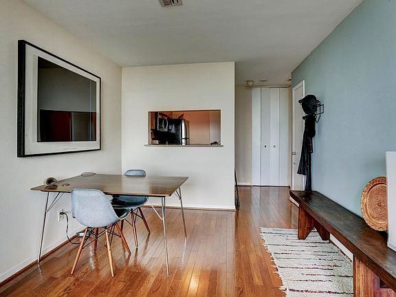 3rd image of 3600 Montrose Blvd Unit 608