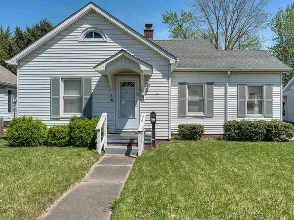 517 W Locust St, Boonville, IN 47601