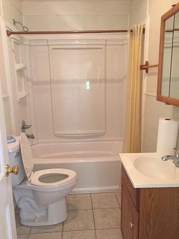 2nd image of 724 Beech St