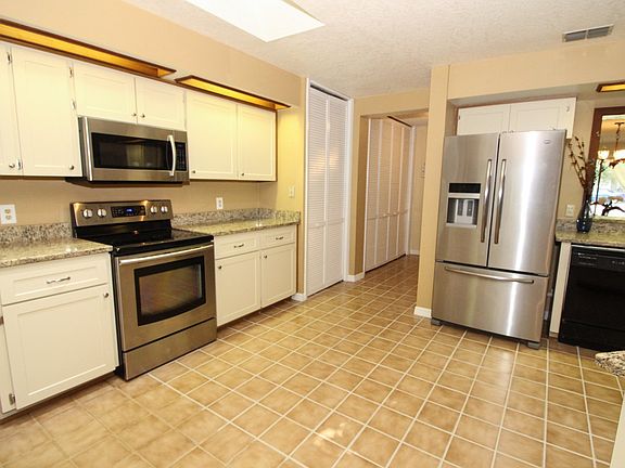 Shaker Style Cabinets