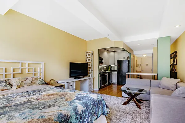 Sold by HomeDax Real Estate | media 2