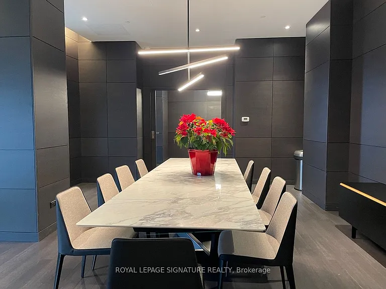 2221 Yonge St #3909 — Photo 28