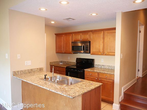 2nd image of 9201 Palmetto St APT 208