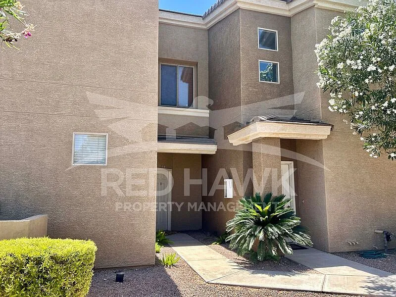 2 bed, 2.0 bath, 1252 sqft, $1,550 — Photo 2