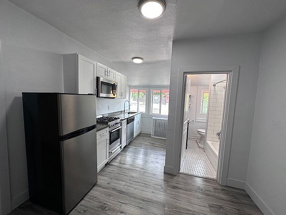 3rd image of 1159 N Corona St APT 3