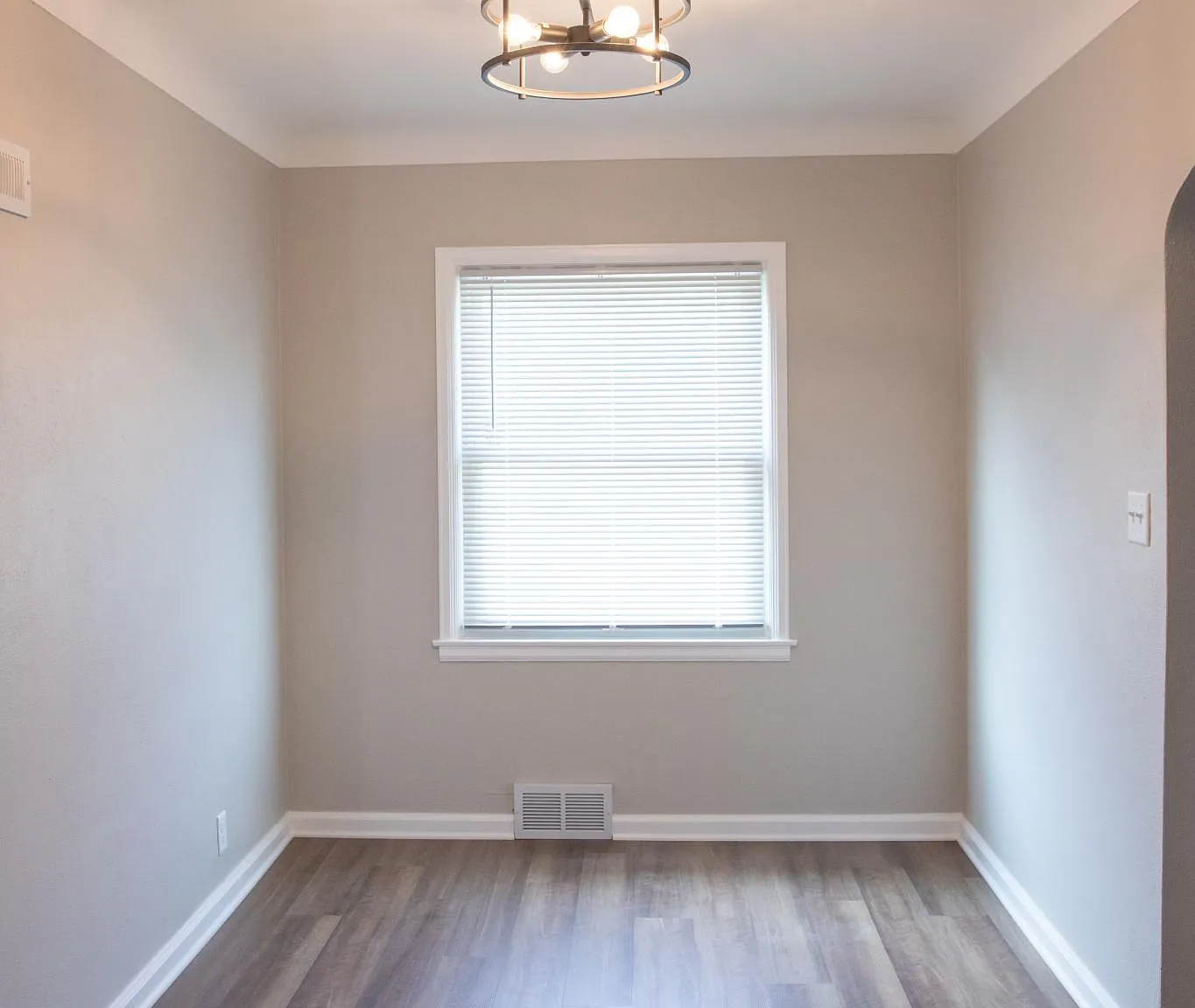 3 bed, 1304 sqft, $1,600 — Photo 4