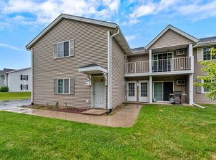 274 Minz Park Cir APT 5, West Bend, WI 53095