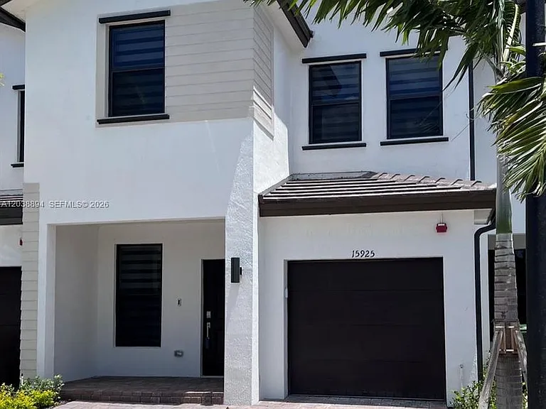 15925 SW 2nd Pl — Photo 1