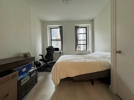 Rented by Douglas Elliman | media 14