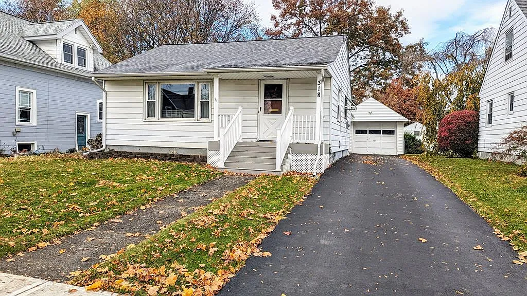 318 Grant St photo 1