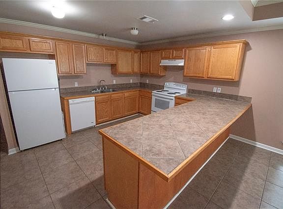 3rd image of 505 N Holly St