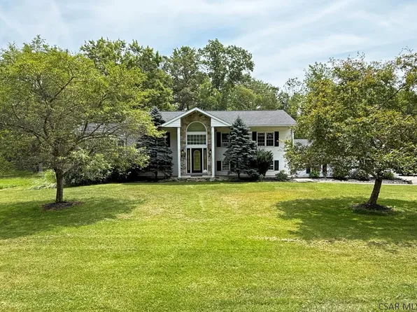 210 Shady Oak Dr, Johnstown, PA 15905