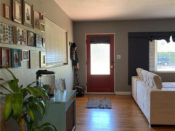 2nd image of 618 N Lakemont Ave