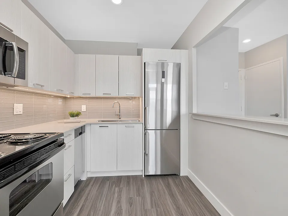 1867 Bloor St W