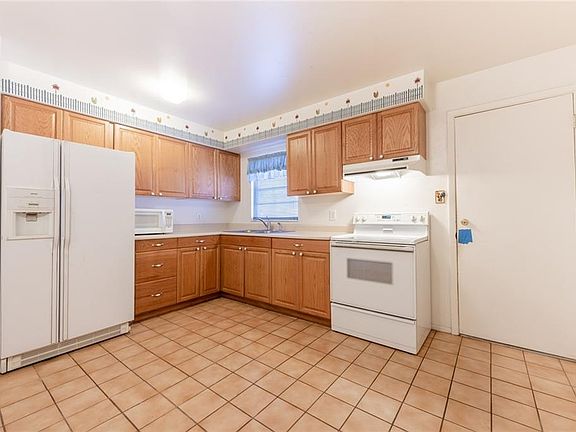 3rd image of 6416 Aladdin Dr